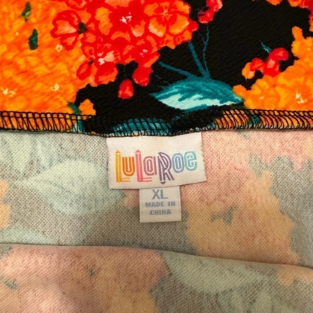 NWT LuLaRoe Cassie pencil skirt - like new! Orange and red floral Size XL - Picture 2 of 4